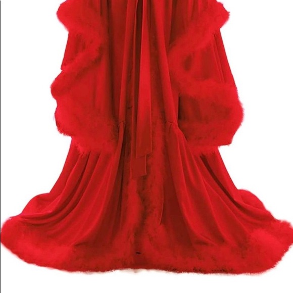 Red Robe New never worn - Picture 2 of 2